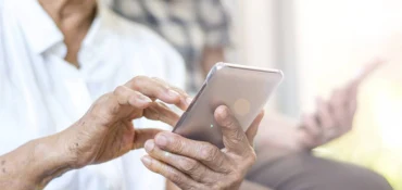 Communiquer via les réseaux sociaux en maison de retraite